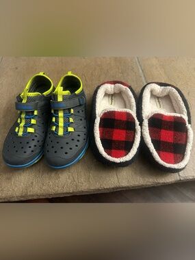 Stride Rite Made 2 Play Water Shoe Bundle Buffalo Plaid Dearfoam Slippers